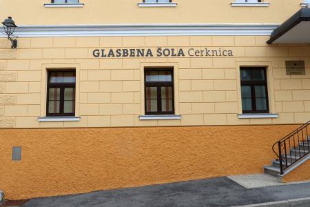 NAPIS GLASBENA ŠOLA CERKNICA 03 FOTO LJUBO VUKELIČ